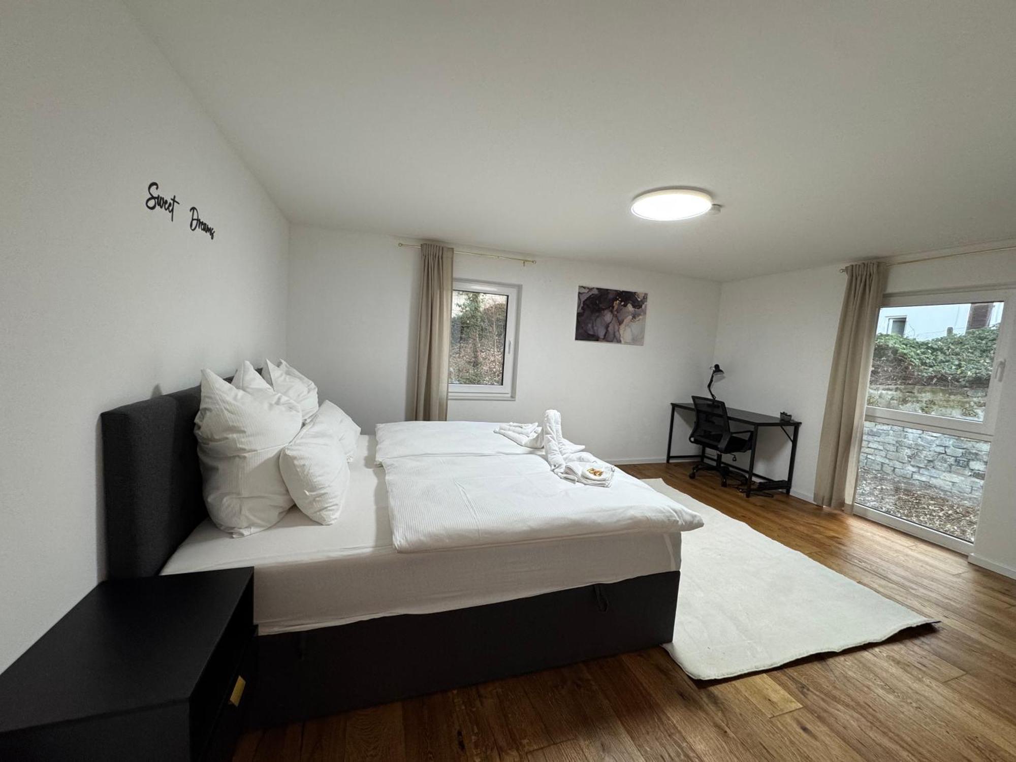 Prestige Apartments - Urban Lofts Ройтлинген Экстерьер фото