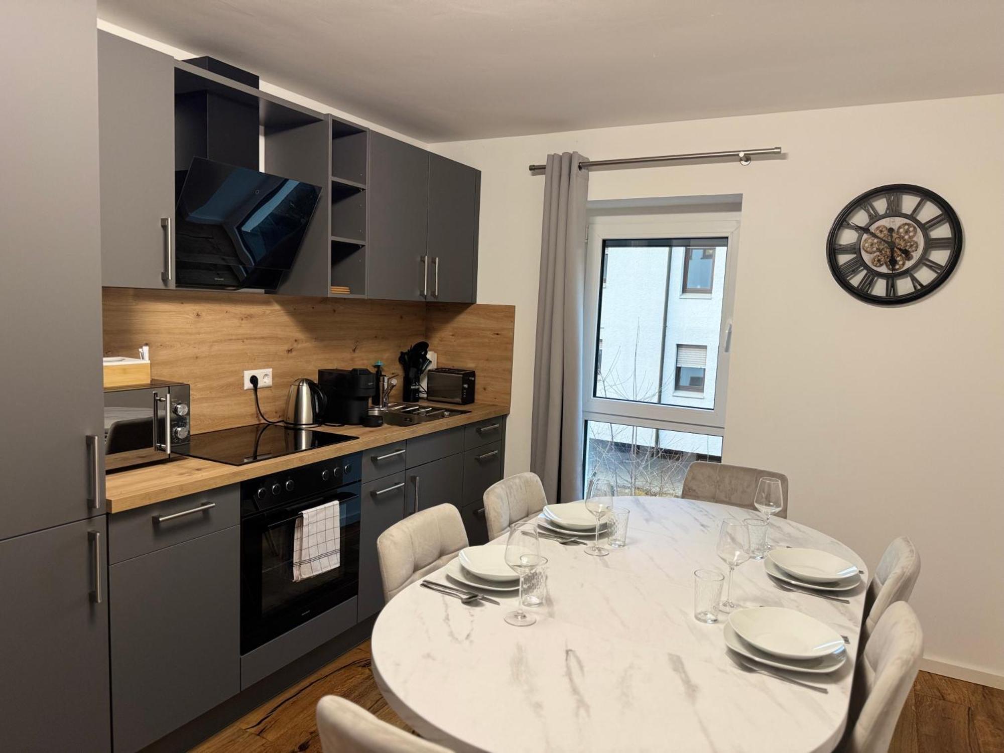 Prestige Apartments - Urban Lofts Ройтлинген Экстерьер фото