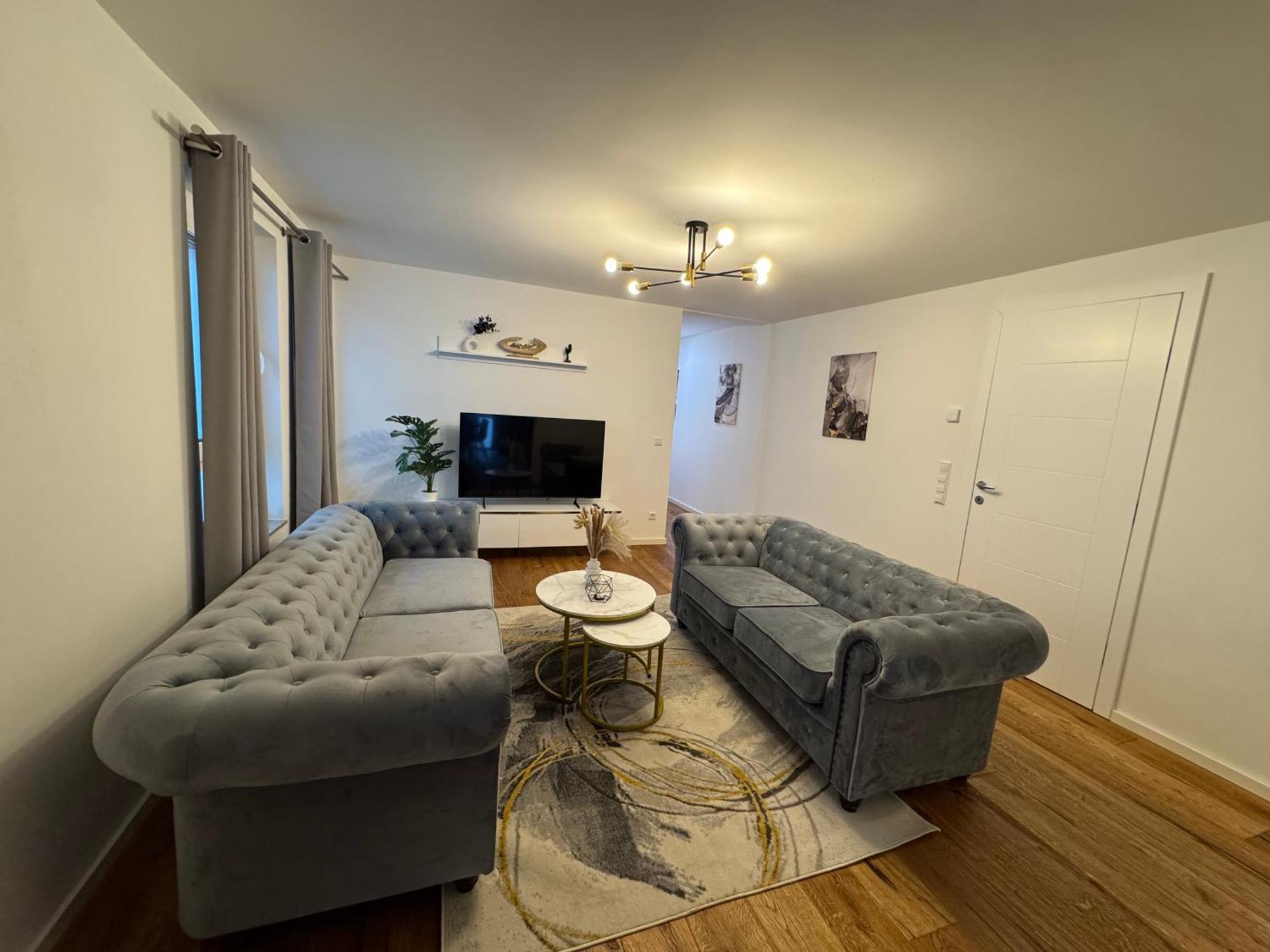 Prestige Apartments - Urban Lofts Ройтлинген Экстерьер фото
