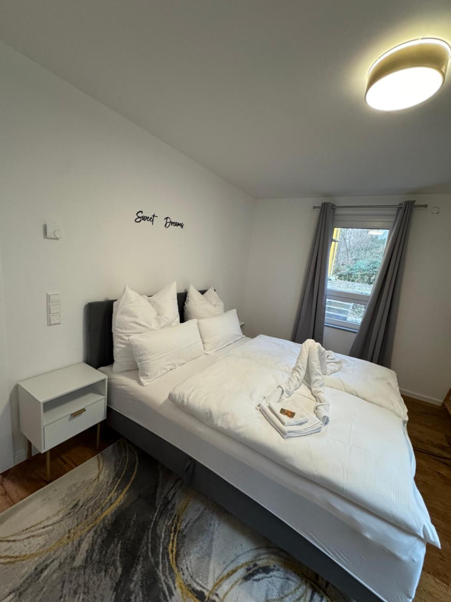 Prestige Apartments - Urban Lofts Ройтлинген Экстерьер фото