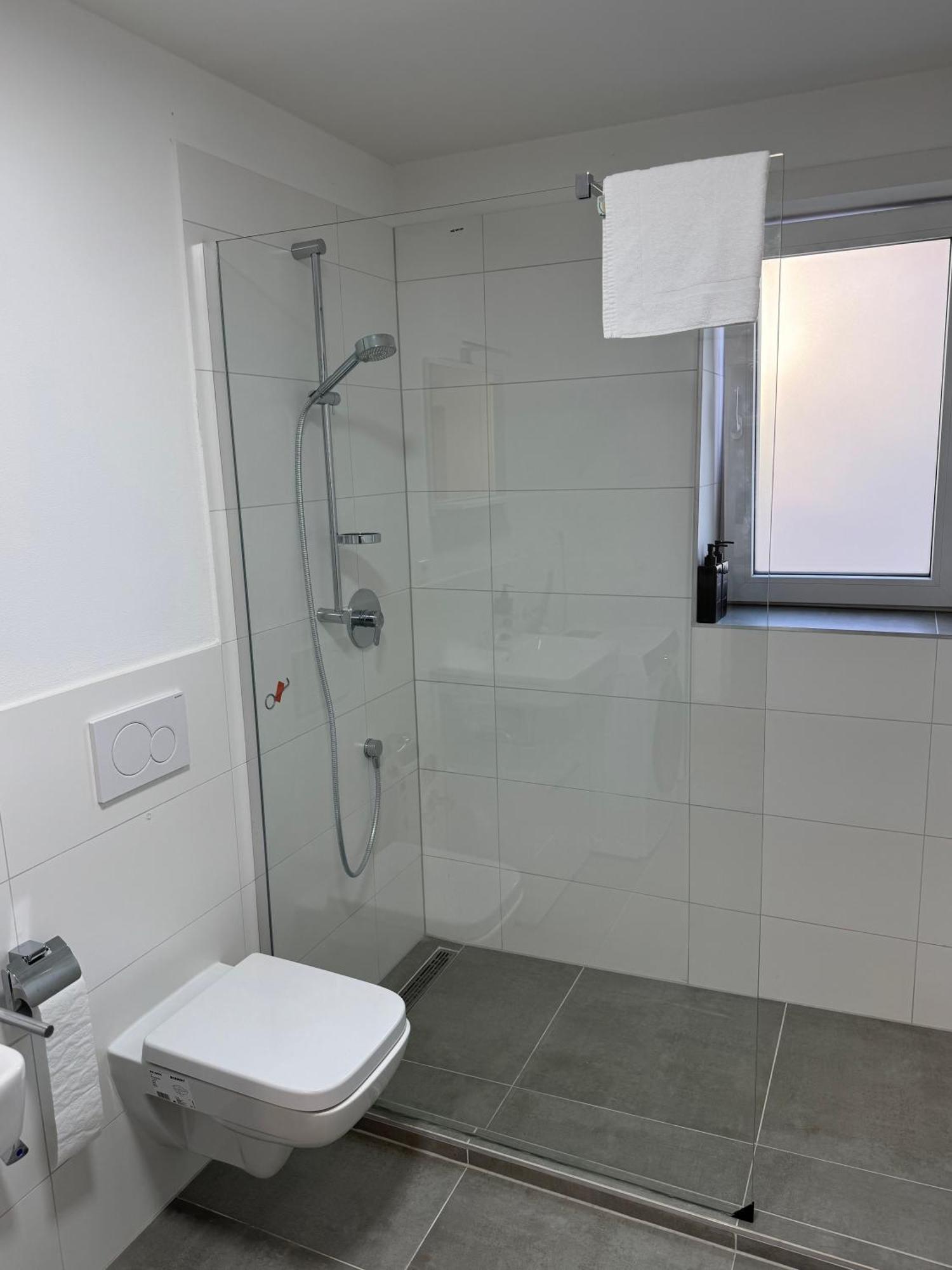 Prestige Apartments - Urban Lofts Ройтлинген Экстерьер фото