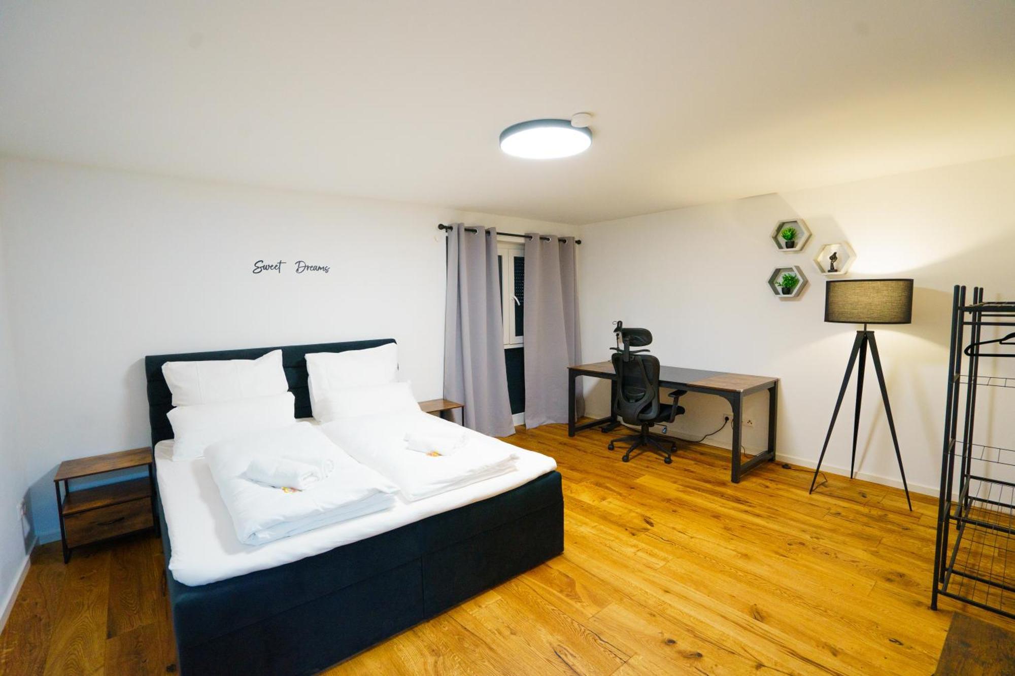Prestige Apartments - Urban Lofts Ройтлинген Экстерьер фото