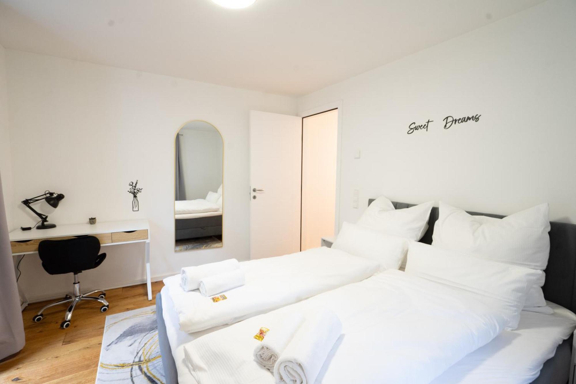 Prestige Apartments - Urban Lofts Ройтлинген Экстерьер фото